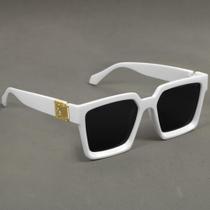 Óculos De Sol Quadrado Branco Detalhe Dourado Unissex