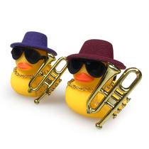 OEFWING, 2 peças, decorações de painel de carros de pato, enfeites de borracha para caminhões, diversão, lixo, borracha, acessórios Cool Duck com mini anel de natação, chapéu de sol e óculos de sol