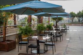 Ombrelone c/Floreira 3x3m Lat. Quadrado