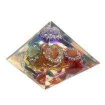 Orgonite Pirâmide 7 Chakras com Flor de Lótus 4cm
