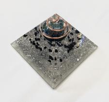Orgonite Pirâmide Proteção Energética Turmalina Negra 5 cm
