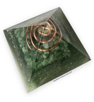 Orgonite Pirâmide Saúde Esmeralda Quartzo Verde 3x4,5cm