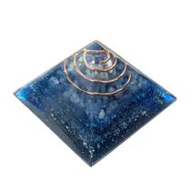 Orgonite Pirâmide Tranquilidade Quartzo Azul e Sodalita 4cm