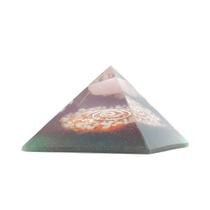 Orgonite Pirâmide Vermelho E Verde Com Quartzo Rosa