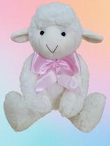 Ovelha pelúcia fofinha decoracão nicho menino menina bebê laços variados