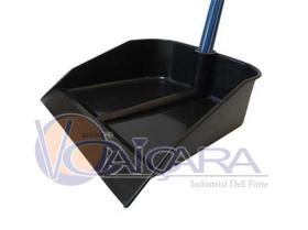 Pá p/ lixo plástica quadrada com cabo 60cm caiçara.