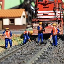 Pack C/ 4 Miniaturas Para Maquete Operários De Pátio Mod.05 Studio Dio 87205