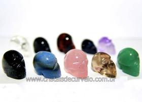 Pacote com 10 Mini Crânios Esculpidos em Pedras Naturais para Pingente - ATACADO MC7450