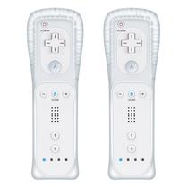 Pacote de 2 controles remotos Wii Lyyes com estojo de silicone