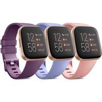 Pacote de 3 pulseiras de silicone macio para Fitbit Versa 2/Fitbit Versa/Fitbit Versa Lite Classic, pulseiras esportivas ajustáveis para mulheres e homens, pequenas e grandes (sem rastreador) (grandes, roxas+violeta+pêssego)