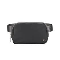 Pacote de cintura lululemon Everywhere Belt Bag 1L cinza asfalto