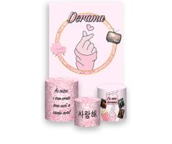 Painel De Festa Vertical 1,50 x 2,20 + Trio De Capas Cilindro - Dorama Rosa com Dourado 007 Painel De Festa Vertical 1,50 x 2,20 + Trio De Capas Cilindro - Dorama Rosa com Dourado 007