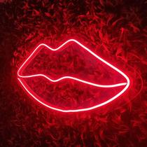 Painel Neon Led Kiss Beijo Boca Iluminação Vermelha 70cm X34cm Painel Neon Led Kiss Beijo Boca Iluminação Vermelha 70cm X34cm