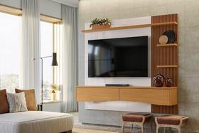Painel p/ TVs até 65" Europa Off White Perolizado/Tauari Ripado - Lukaliam Painel p/ TVs até 65" Europa Off White Perolizado/Tauari Ripado - Lukaliam