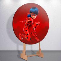 Painel Redondo Heroina Joaninha Capa Sublimada de Festa Tamanho Grande ou Mini Decoração Vermelha