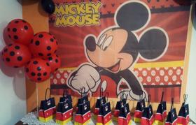 Painel TNT Mickey Mouse Disney Decoração Parede Festa Painel TNT Mickey Mouse Disney Decoração Parede Festa