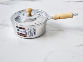 Panela Alumínio Grosso N 18 / 1,7 Litros Com Cabo Madeira Panela Alumínio Grosso N 18 / 1,7 Litros Com Cabo Madeira