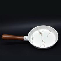 Panela De Porcelana Marmorizada Branco / Dourado Com Cabo MDF