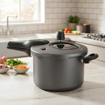 Panela de Pressão Antiaderente MTA 4,5L com Visor de Vidro Temperado e Fechamento Externo Super Segura Inmetro Cereja Panela de Pressão Antiaderente MTA 4,5L com Visor de Vidro Temperado e Fechamento Externo Super Segura Inmetro Cereja