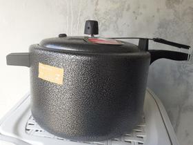 Panela de pressão craqueada Roque 7L
