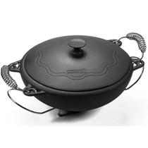 Panela Moqueca Alça Espiral Tampa de Ferro e Suporte em Metal 33x21cm 6,6L Panela Mineira Panela Moqueca Alça Espiral Tampa de Ferro e Suporte em Metal 33x21cm 6,6L Panela Mineira