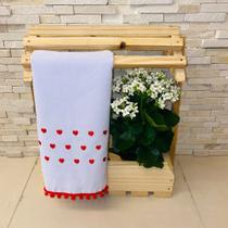 Pano de Prato Copa Master Bordado Coração com Pompom Vermelho Pano de Prato Copa Master Bordado Coração com Pompom Vermelho