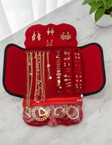 Pano Porta Joias com 16 Semijoias Folheadas em Ouro 18K e Prata Kit Revenda Feminino Brincos Argolas Colares Pulseiras Anéis Luxo Pano Porta Joias com 16 Semijoias Folheadas em Ouro 18K e Prata Kit Revenda Feminino Brincos Argolas Colares Pulseiras Anéis Luxo