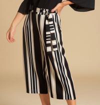 Pantacurt listrada em P&B tamanho P