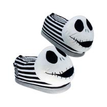Pantufa 3D Jack Skellington O Mundo Estanho de Jack Zona Criativa Licenciado Adulto Confortável Unissex Cor:Branco Preto Pantufa 3D Jack Skellington O Mundo Estanho de Jack Zona Criativa Licenciado Adulto Confortável Unissex Cor:Branco Preto
