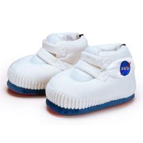 Pantufa 3D Sneaker Astro Basquete Branco/Azul Solado Borracha Antiderrapante Tamanho 39/41 G Importway - IWP3DA3941 Pantufa 3D Sneaker Astro Basquete Branco/Azul Solado Borracha Antiderrapante Tamanho 39/41 G Importway - IWP3DA3941
