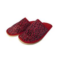 Pantufa de poliéster estampa oncinha juvenil e adulto Pantufa de poliéster estampa oncinha juvenil e adulto