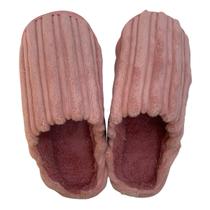 Pantufa Peluciada Confortável Forma Pequena COR:ROSATAMANHO:40-41 Pantufa Peluciada Confortável Forma Pequena COR:ROSATAMANHO:40-41