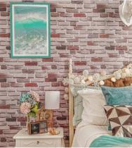 Papel de parede com tons de verde e detalhes em rosa