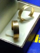 Par Alianças Casal Ouro 18kilates 12 Gramas Foscas Pedras Zircônias Par Alianças Casal Ouro 18kilates 12 Gramas Foscas Pedras Zircônias