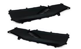 Par de acabamento do assoalho kymco downtown 300i original Par de acabamento do assoalho kymco downtown 300i original