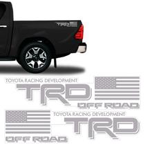 Par De Adesivos Trd Off Road Eua Hilux Emblema Lateral Prata