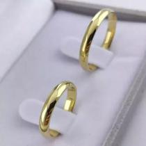 Par de aliança aço inoxidável dourada namoro/compromisso finas 3mm elegante