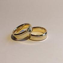 Par de Aliança Oca Megablaster 7mm em Ouro 18k