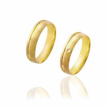 Par de Alianças de Casamento Afrodite Ouro 18k Diamantado com Friso e Brilhante Lateral 4mm 3g Par de Alianças de Casamento Afrodite Ouro 18k Diamantado com Friso e Brilhante Lateral 4mm 3g