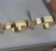 Par de Alianças de Casamento Dubai Ouro 18k 4mm 4 Gramas