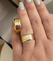 Par de Alianças de Moedas Antigas Chanfradas com Pedra e Forro de Aço Antialérgico Par de Alianças de Moedas Antigas Chanfradas com Pedra e Forro de Aço Antialérgico