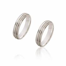 Par de Alianças de Namoro Monet Prata Abaulada com Frisos Diamantados 4,8mm 7,2g Par de Alianças de Namoro Monet Prata Abaulada com Frisos Diamantados 4,8mm 7,2g