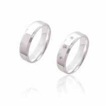 Par de Alianças de Noivado Prata Paris Lisa com Brilhantes com 5,5 mm 12 g. Par de Alianças de Noivado Prata Paris Lisa com Brilhantes com 5,5 mm 12 g.