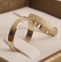 Par de Alianças de Ouro 18k 4mm 4 gramas Chanfrados