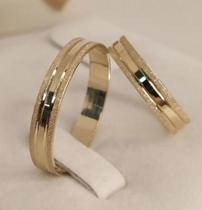 Par de Alianças de Ouro 18k 4mm 4 gramas