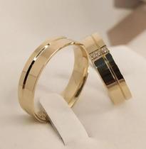 Par de Alianças de Ouro 18k 5mm 8 gramas com Zircônias