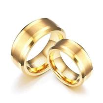 Par de Alianças de Tungstênio 8mm Chanfrada com Banho de Ouro 18K Par de Alianças de Tungstênio 8mm Chanfrada com Banho de Ouro 18K