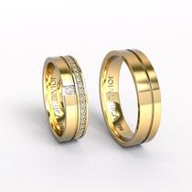 Par de Aliancas Luna em Ouro 18K com 5 mm e meia volta de pedras Par de Aliancas Luna em Ouro 18K com 5 mm e meia volta de pedras