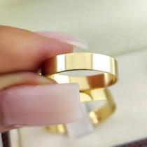 Par de Aliancas Ouro 18 K Luna Retas com 4mm.ENVIE MENSAGEM PELO CHAT PARA INFORMAR A NUMERAÇÃO E GRAVAÇÃO