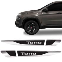 Par De Aplique Lateral Fiat Toro 2016/2021 Emblema Resinado